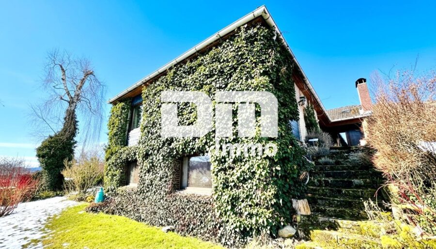 Großer altengerechter Bungalow mit großem Garten, 2 Terrassen, Garage und Einliegerbereich - Seitenansicht